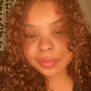 Meet your Posher, Alexandrea